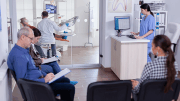 Automatyzacja pracy w gabinecie stomatologicznym – kiedy warto wdrożyć system?